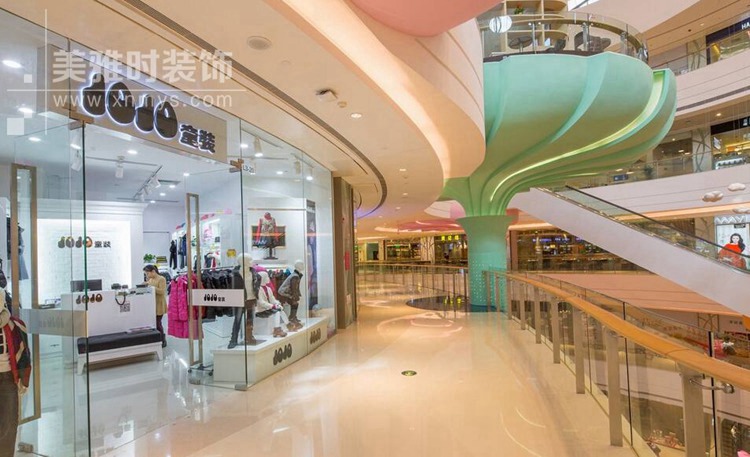 服装店装修效果图 服装店装修效果图